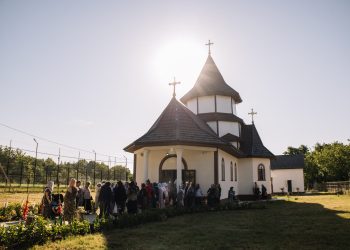 O nouă lucrare socială în Parohia Sculeni: Sfințirea Așezământului social „Arhimandritul Justin Pârvu” și a Paraclisului „Soborul Sfinților Putneni”