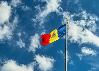 Mitropolitul Petru îndeamnă la implicare civică în perspectiva alegerilor: „Votul nostru este o mărturisire de credință în puterea comunității”